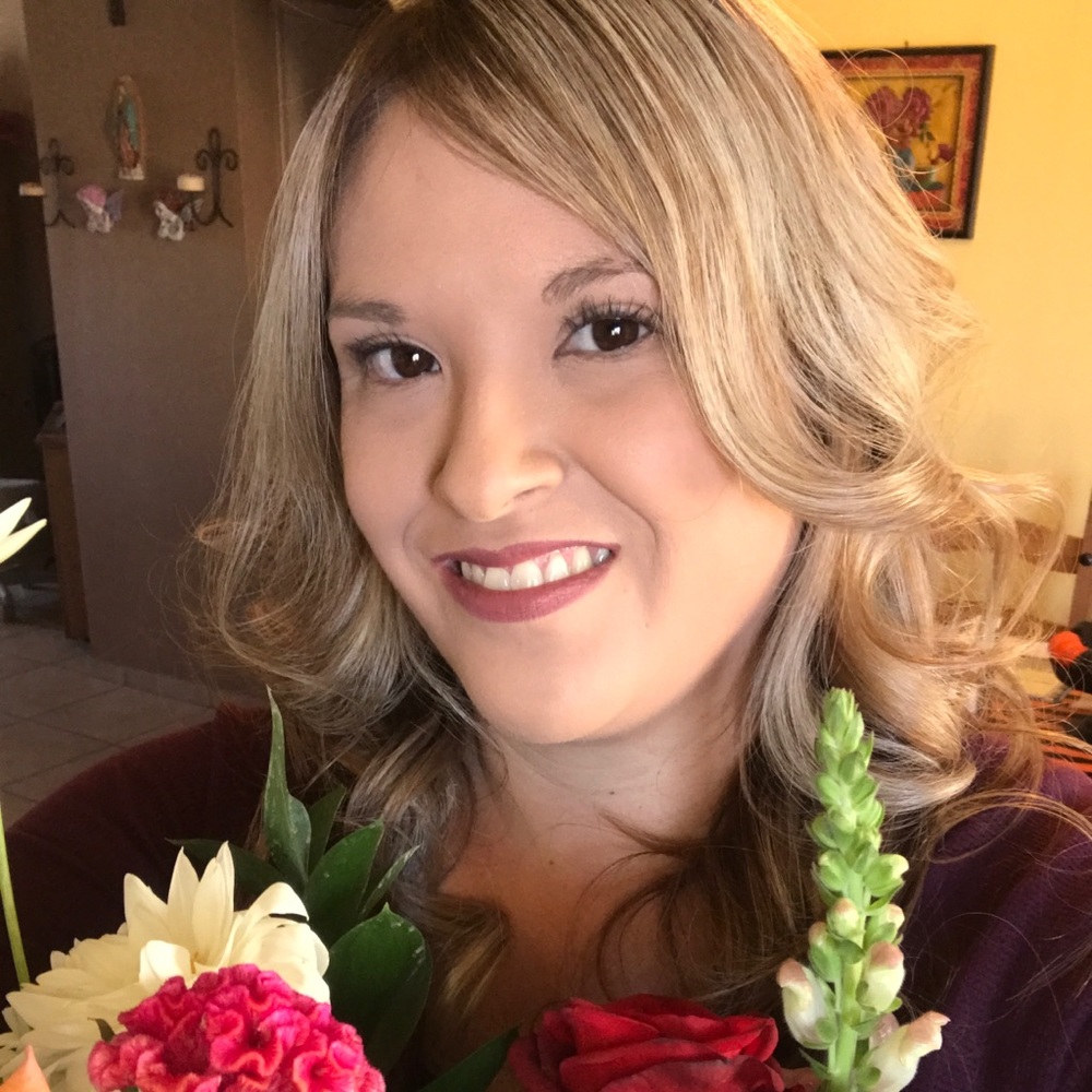 Meet your Posher, Davina